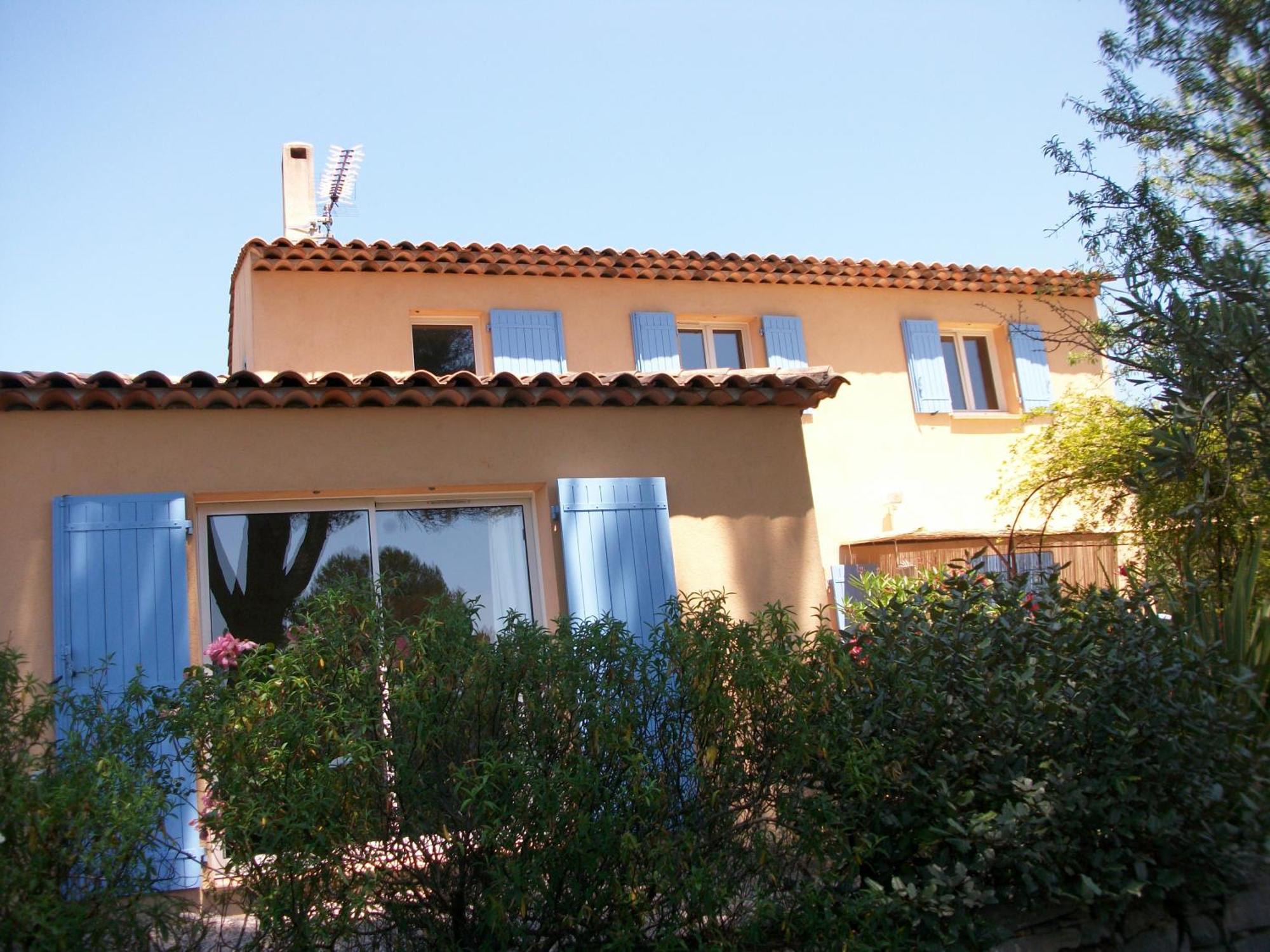 Les Chardons Bleus Bed & Breakfast Lorgues Exterior photo