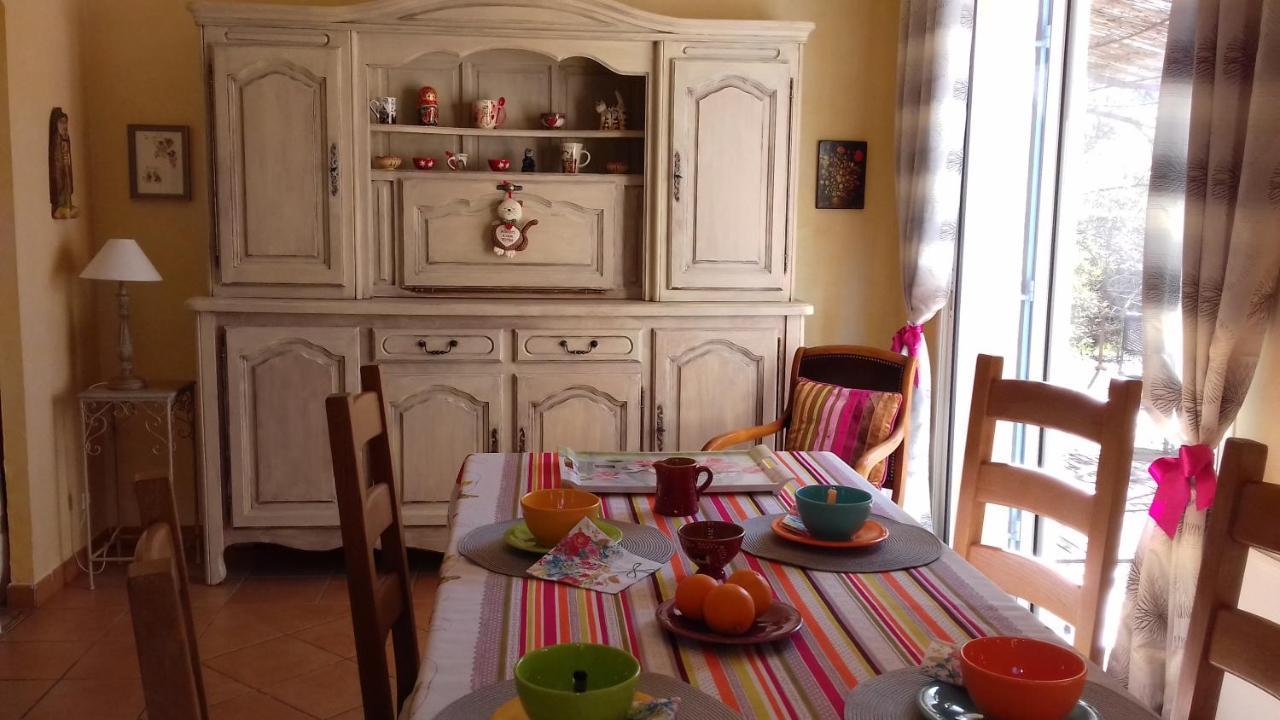 Les Chardons Bleus Bed & Breakfast Lorgues Exterior photo