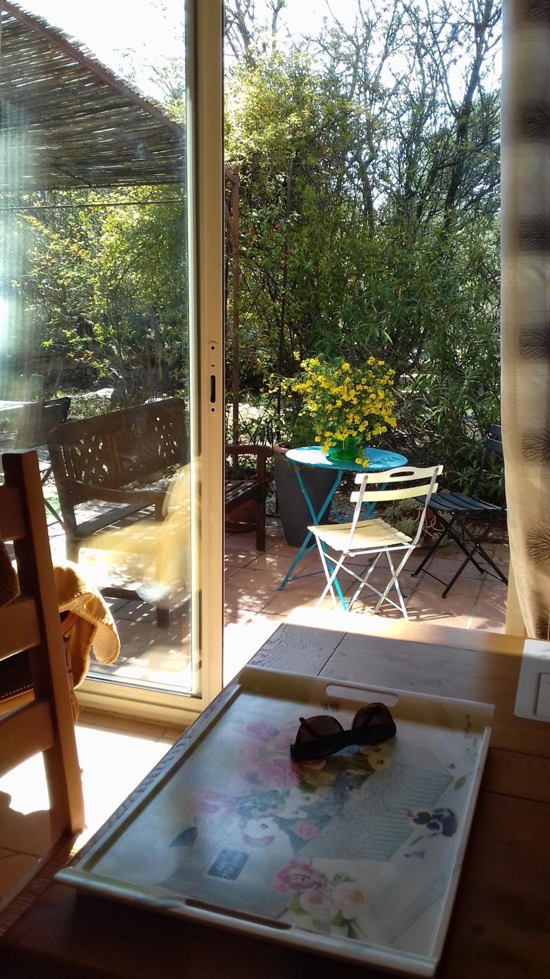 Les Chardons Bleus Bed & Breakfast Lorgues Exterior photo